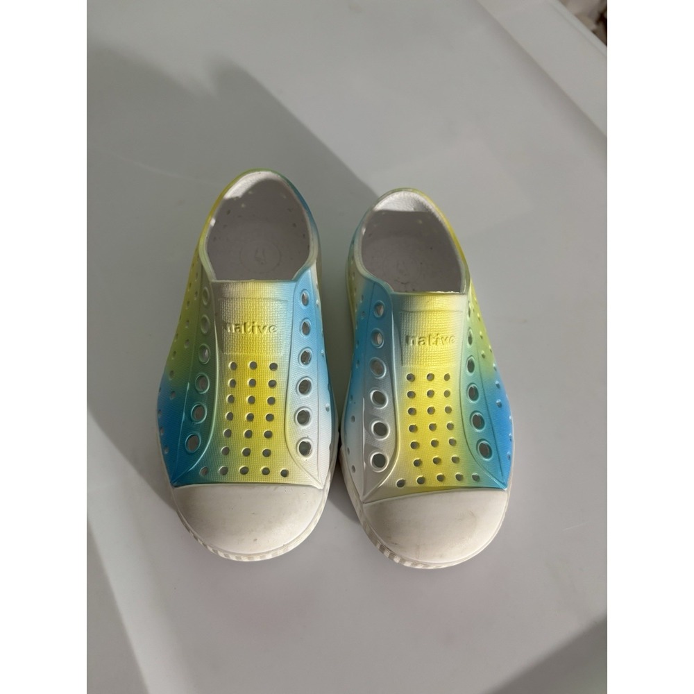 NATIVE Jefferson Blue Yellow Slip On Shoes 7 Pool Beach